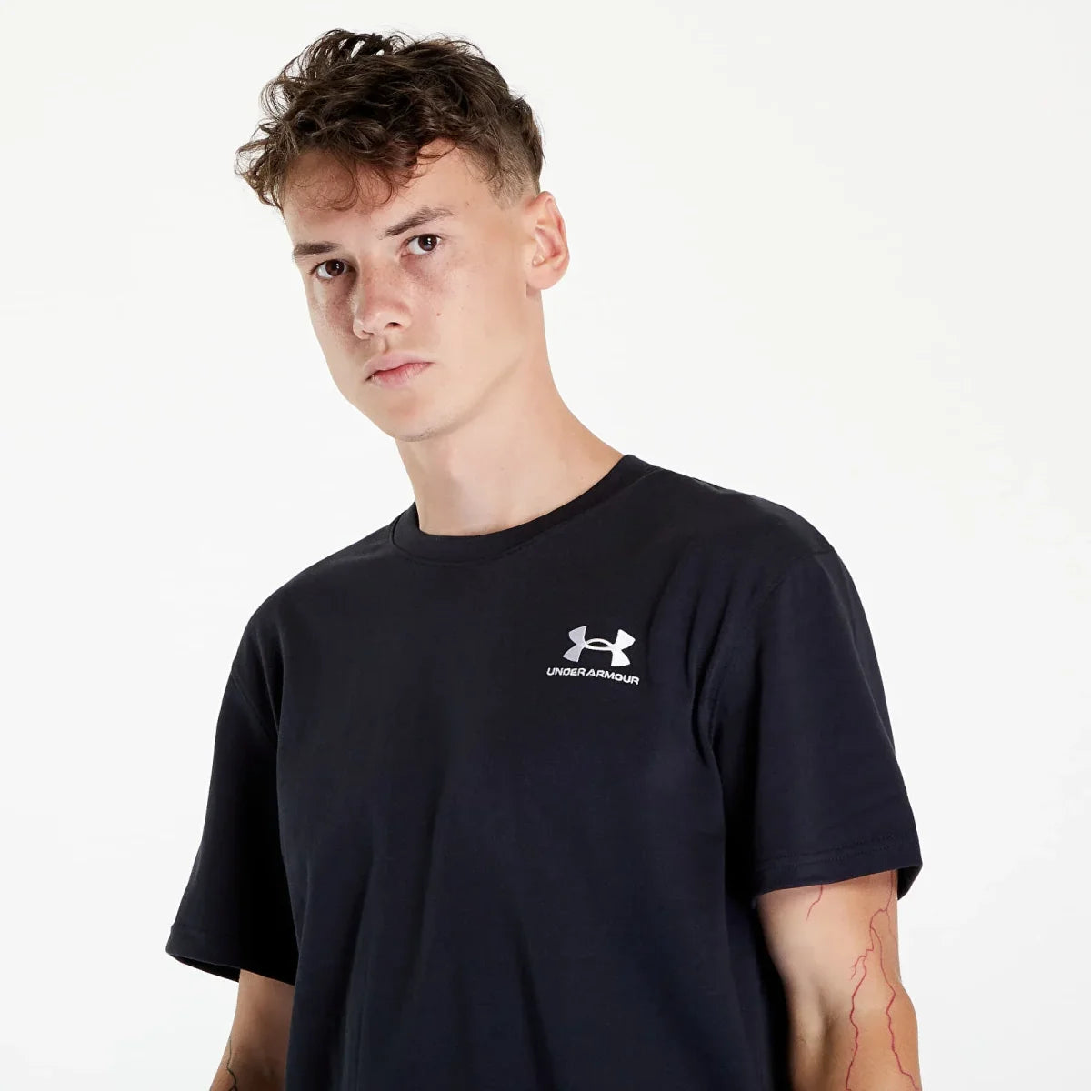 UNDER ARMOUR Majica LOGO EMB HEAVYWEIGHT SS - 1373997-001