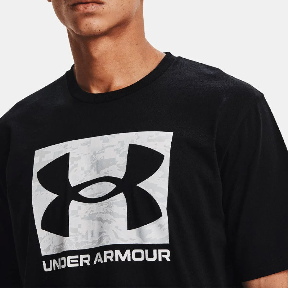 UNDER ARMOUR Majica UA ABC CAMO BOXED LOGO SS - 1361673-001